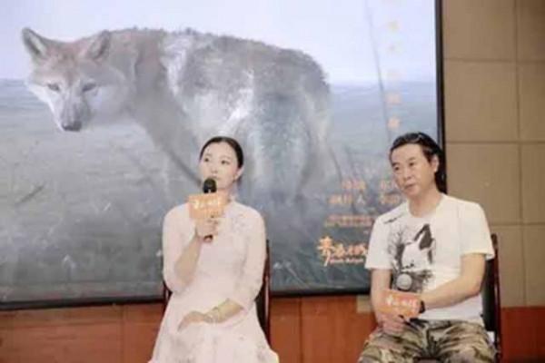 11年前，把狼當兒子帶回家的成都女孩，10年後在草原與它再次相認