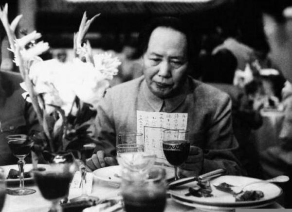 1966年毛主席秘密回韶山,獨自在滴水洞裡12天,他做了些什麼事? 1966年毛主席秘密回韶山,獨自在滴水洞裡12天,他做了些什麼事?