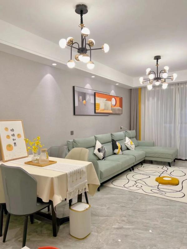 她家89平米，全屋簡潔大方又顯大，尤其是入戶鞋櫃，越看越喜歡