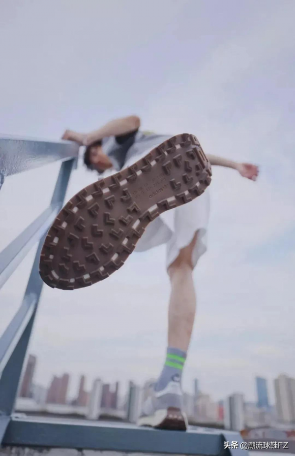 離譜!高顏值Boost跑鞋才500,我永迪 離譜!高顏值Boost跑鞋才500,我永迪