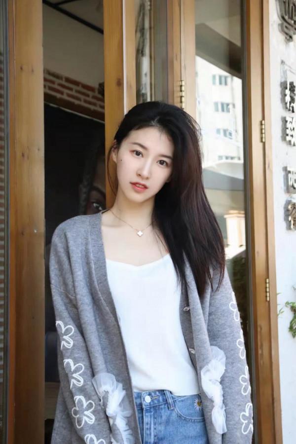 《聞香識公子》被群嘲？景甜被修成大頭娃娃魚，龔俊懸浮外太空？