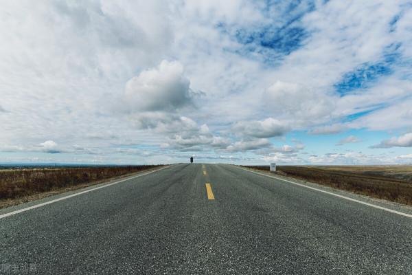 中國最適合自駕遊的十條絕美公路,避開人潮去兜兜風吧 中國最適合自駕遊的十條絕美公路,避開人潮去兜兜風吧