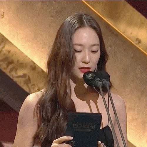 快來跟迪麗熱巴和鄭秀晶一起 反對高顱頂顏值霸凌