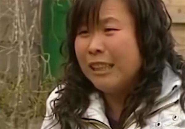 河北35歲懶惰女孩，臥床裝癱讓家人照顧20年，監控戳穿多年騙局