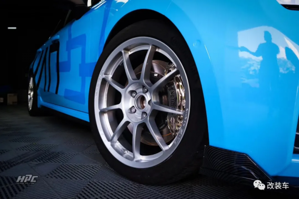 00後大學生改裝領克03+,擁有WTCR年度冠軍車同款顏色 00後大學生改裝領克03+,擁有WTCR年度冠軍車同款顏色