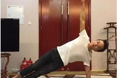 鄧超的體檢報告曝光：體重152斤，身體年齡27歲