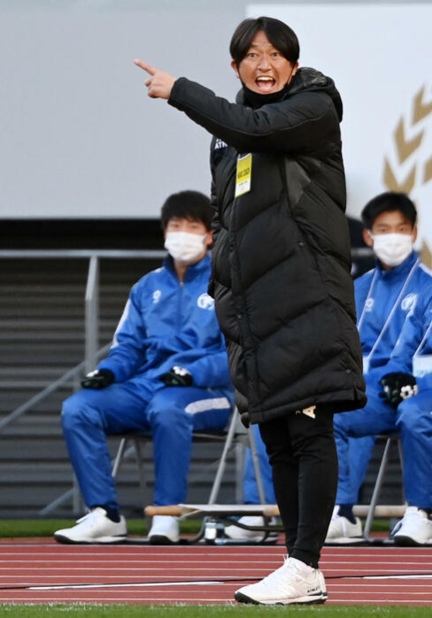 第100屆日本高中足球錦標賽揭幕，首戰比分令人詫異，1人參與4球