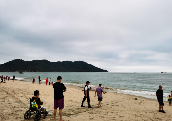 新春走基層丨寒冬季旅遊業暖意猶存，這些年輕人遠遊過節，部分地區休閒度假熱度升