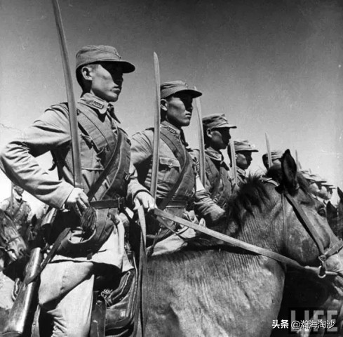 盛世才統治新疆初期的文化教育和黨政軍情況