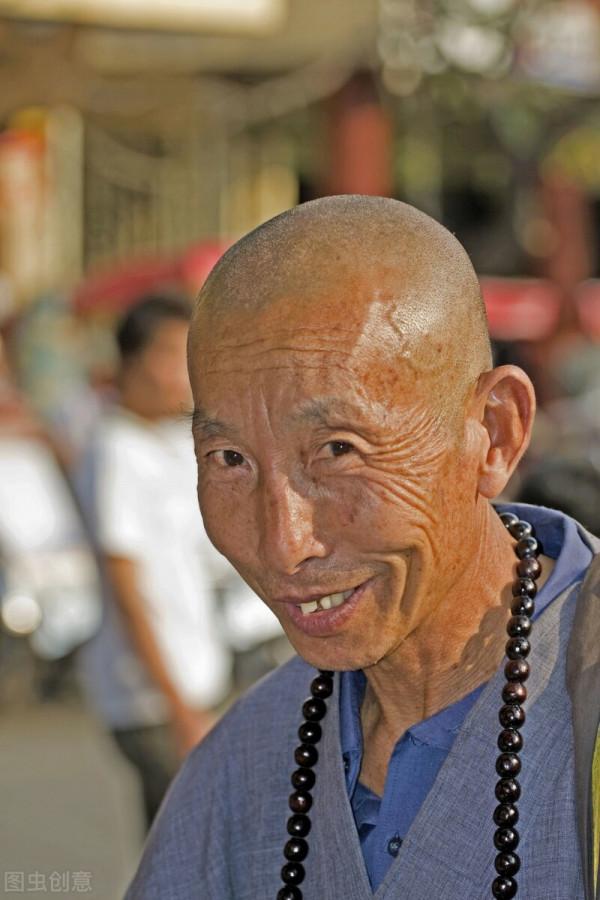 老和尚和小和尚的故事，看完後，才知道，禍從口出的道理