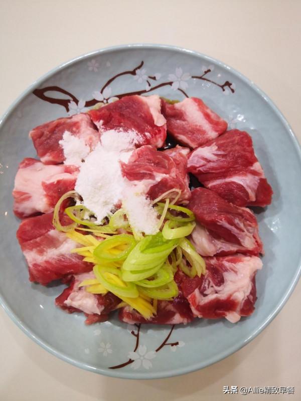 早餐不知道吃什麼，看看我的營養早餐，有葷有素有粗糧，真全面