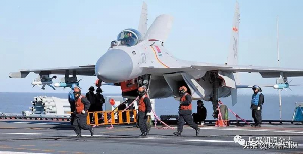 七彩航母 圖說“遼寧”艦