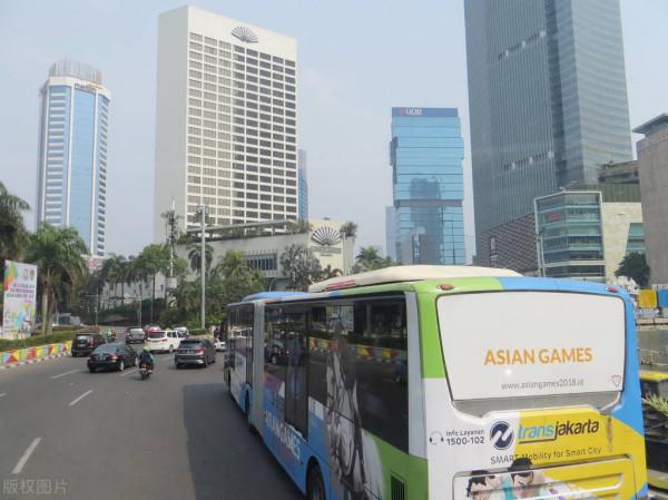 一位56歲大媽，8年連續痛失五位至親，是因果報應還是風水不好