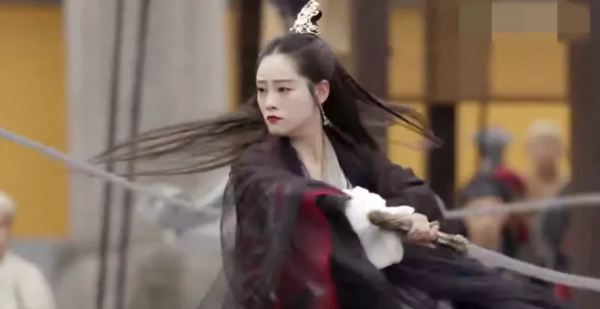 王晶新倚天發預告，全員造型雷翻，周芷若像妖精，林峰臉都P歪了