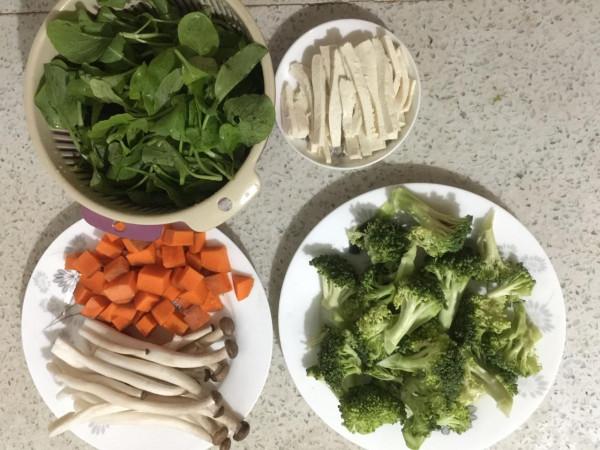 想做出那種讓產婦喝完還想喝的湯？得記住這幾個技巧，營養又鮮美