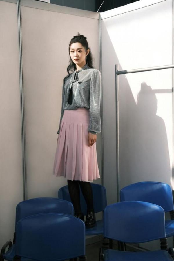 宋軼郭麒麟再合體，穿基礎款錄節目清純甜美，兩人配了一臉