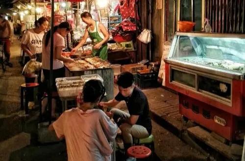 剛剛，我把月入2萬元的燒烤店關掉了：表面風光，辛酸自己知道