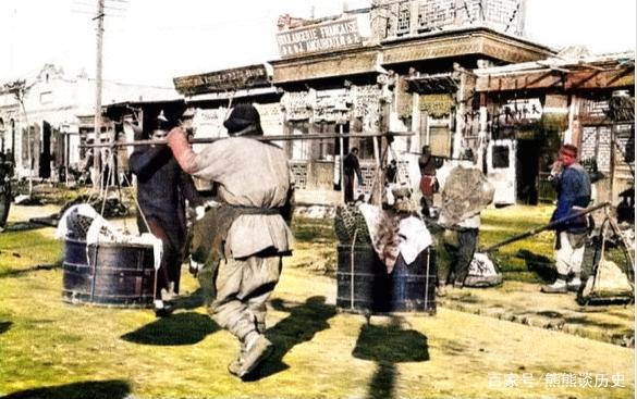 百年前生活是何模樣？縣令判案威風凜凜，百姓和京官過春節不相同