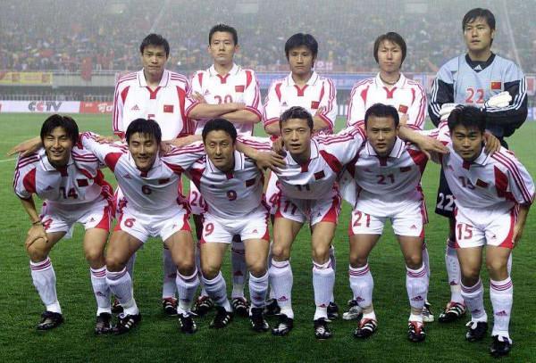 從李鐵到李霄鵬，換了高三班主任，依舊考不上大學是咋回事？