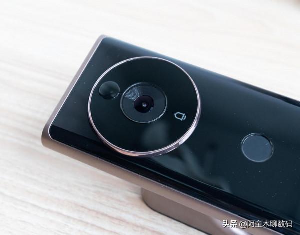 密碼鎖+可視貓眼+米家APP實時監控，黑科技堆滿，鹿客智慧鎖體驗