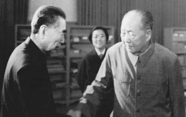 1975年,眼疾稍好的毛主席,聽到河南發生特大洪災,眼淚奪眶而出 1975年,眼疾稍好的毛主席,聽到河南發生特大洪災,眼淚奪眶而出