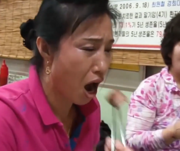 真實故事:韓國50歲大媽天生沒嗅覺,食物越臭越愛吃,醫生查明真相