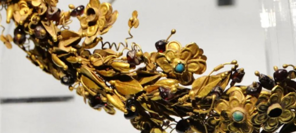 老人拾荒撿到6斤金器，賣了1200元，專家：這些值3個億