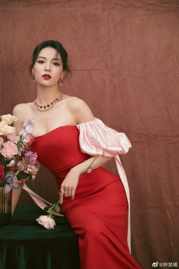 開播兩集換5個愛馬仕，申敏兒才是方臉女孩的造型教科書