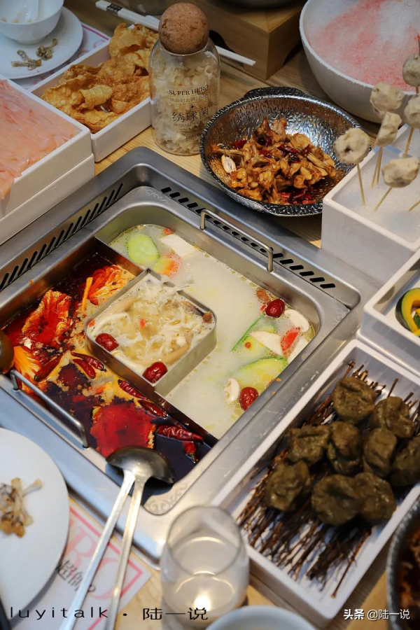 螺螄粉火鍋、冰火鍋,這家火鍋太會折騰了,別人關門,他們家爆滿 螺螄粉火鍋、冰火鍋,這家火鍋太會折騰了,別人關門,他們家爆滿