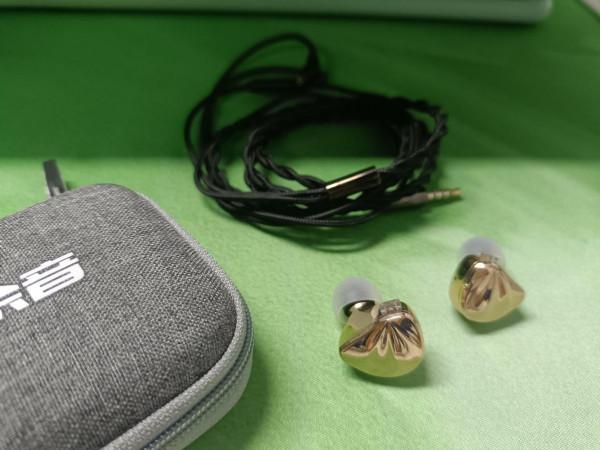 均衡高解析,低音有味道,餘音SG01真實體驗 均衡高解析,低音有味道,餘音SG01真實體驗