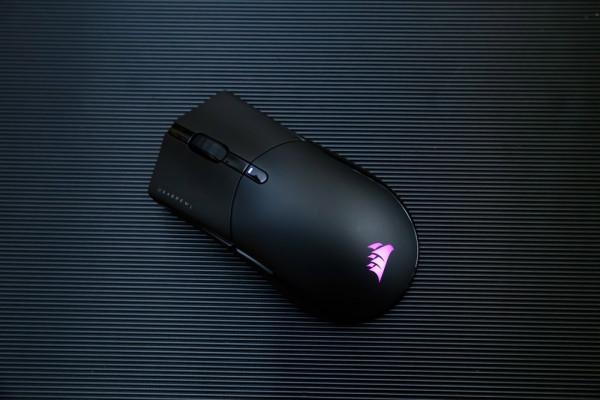 2000Hz輪詢+26000DPI，美商海盜船聖劍RGB無線版新品遊戲滑鼠體驗