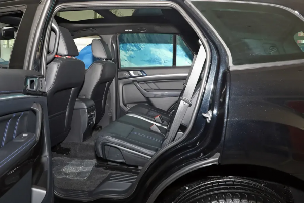 配2.3T發動機提供7座佈局，百公里油耗10.1L，值得入手嗎？