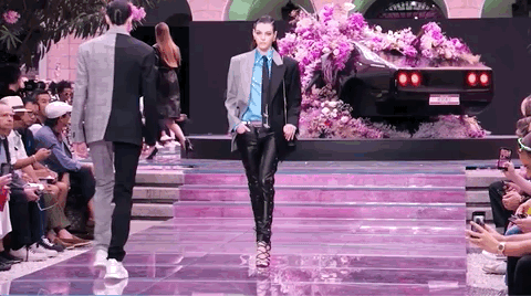 老佛爺離世前“最後一位靈感繆斯”：這是人類可以擁有的美貌嗎？