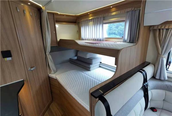 金冠賓歌CX500小額頭房車，軍工品質舒享溫情