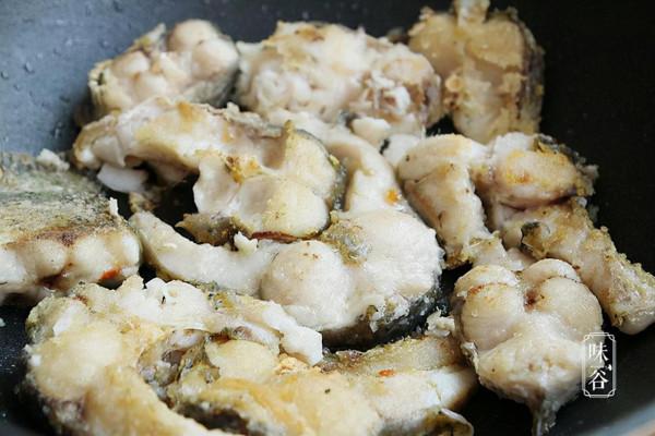 天冷,我家就饞這道菜,一滴水不放,燜一燜噴香入味,好吃又暖和 天冷,我家就饞這道菜,一滴水不放,燜一燜噴香入味,好吃又暖和