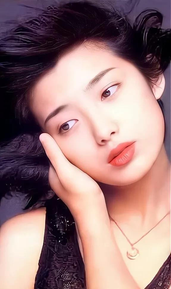 為愛隱退的日本熒幕女神山口百惠