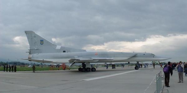 合計92架戰略轟炸機，昔日世界第三大戰略空軍，被剷車和電鋸消滅