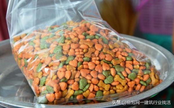 為什麼不能用塑膠袋裝油？就算沒破，油也會從塑膠袋裡滲出來