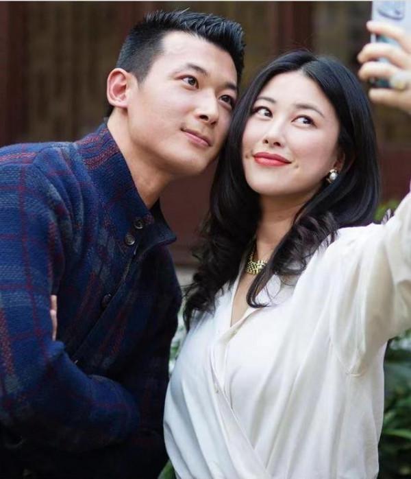 朱珠女兒命名儀式太隆重！齊聚京圈名流，朱珠產後穿黑白裝狀態佳