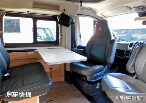 新款菲亞特房車，長度僅5米能住一家四口，2.3T動力挺猛帶9個擋