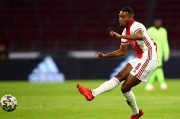 9球11助攻！歐洲新博格巴閃耀荷甲 身價4000萬歐 今夏5大豪門要哄搶