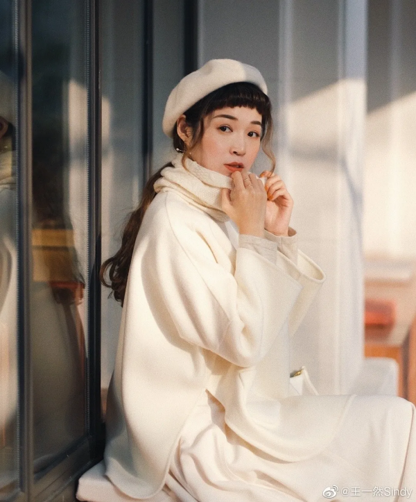 厚外套+裙子、毛衣+闊腿褲，秋冬這樣穿巨好看！洋氣爆了