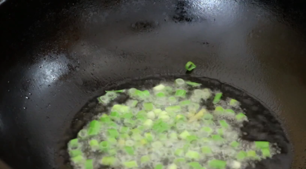 吃了30年疙瘩湯，這做法最神奇，攪疙瘩不放水，太厲害了