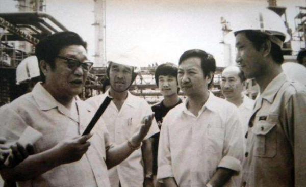 他是原山東省委書記，17歲參加革命，曾被下放勞動，99歲去世