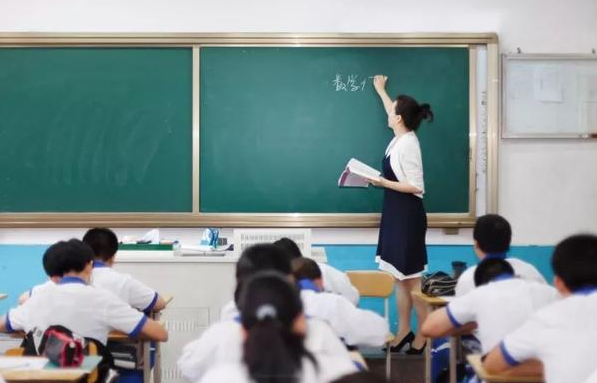 高三教室開空調,學生每天需要上交3元費用,家長:這收費合理嗎 高三教室開空調,學生每天需要上交3元費用,家長:這收費合理嗎