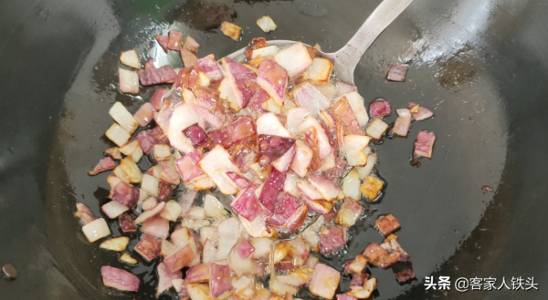 5斤豬腳天冷別白切，教你一個過癮的吃法，香糯好吃，做法很簡單