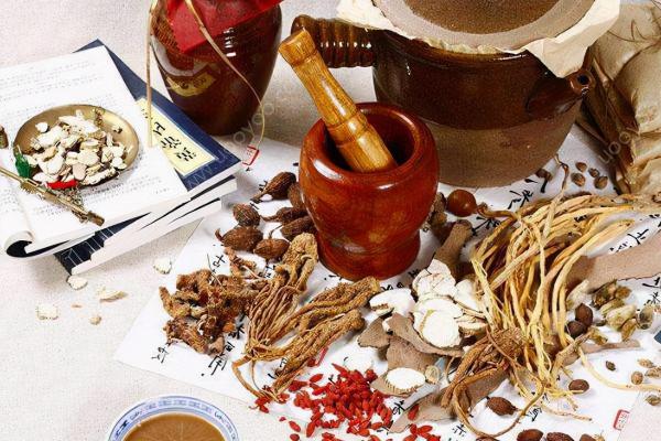 怕熱、手腳心愛出汗，陰虛體質？不用慌，中醫教你如何正確調養