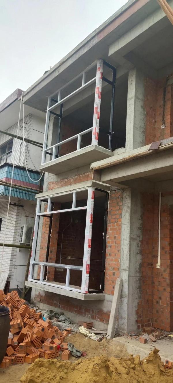 再幹個10天就可以回家過年了，門窗人加油