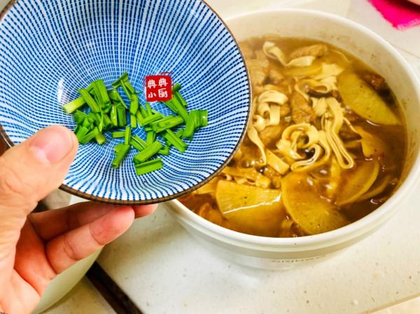 天冷來個一鍋燉，真是太喜歡這種吃法了，想吃的都可以吃到