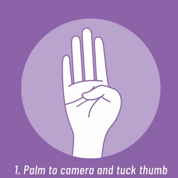 這個奇怪又特別的手勢,最近在美國火了 這個奇怪又特別的手勢,最近在美國火了